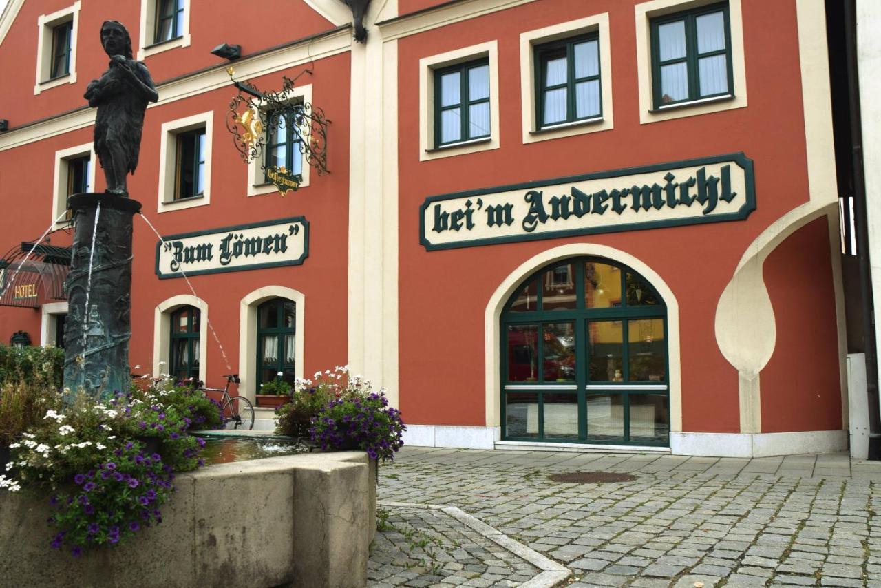 Hotel Gasthof Zum Loewen Velburg Exterior photo