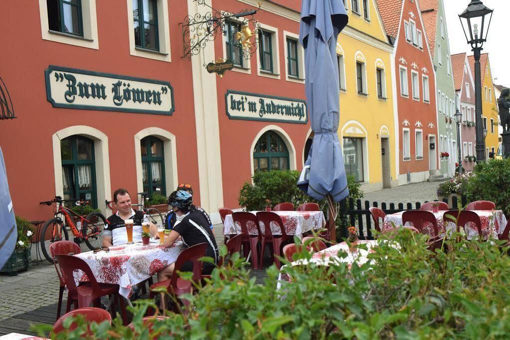 Hotel Gasthof Zum Loewen Velburg Exterior photo